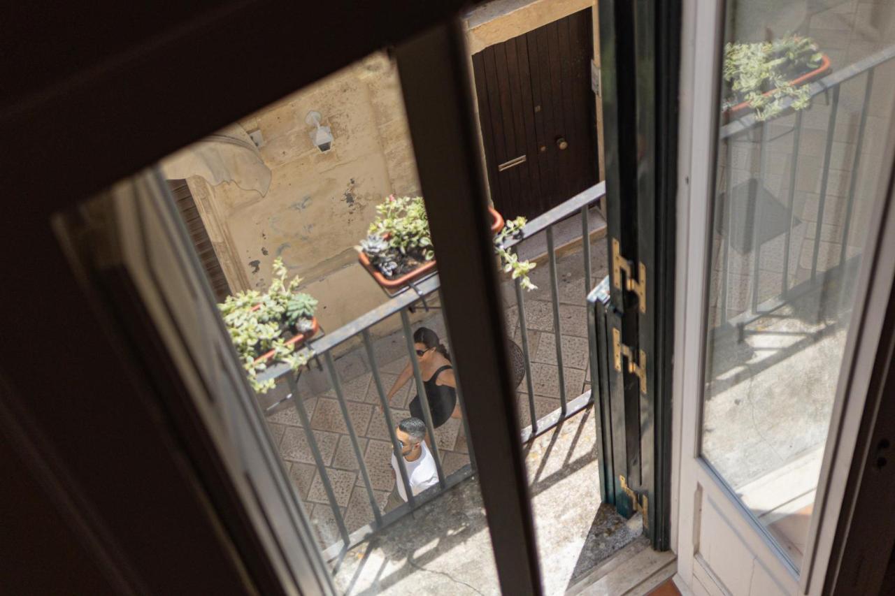 Palazzo Della Contessa - Suites & Breakfast Lecce Zewnętrze zdjęcie